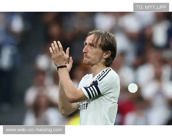 老一代足球传奇谢幕时刻回顾 见证辉煌与告别的感人瞬间