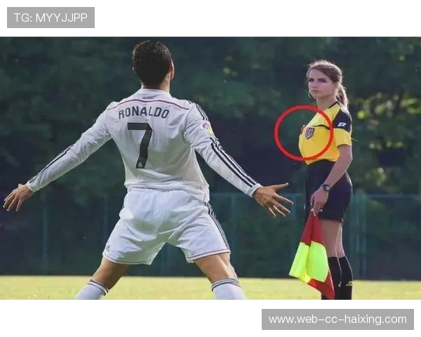 足球场上的那些搞笑瞬间 球星们的失误与意外笑料合集